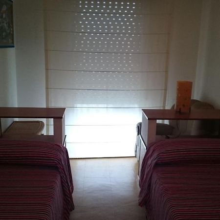 Se Alquila Piso Centrico En Sanxenxo C/Garaje Exterior foto